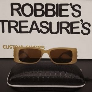 Woman's Fashion sunglasses
